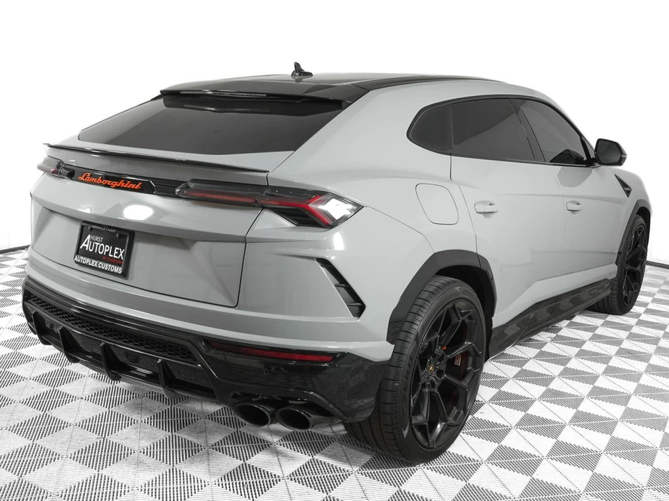 2022 Lamborghini Urus - Image 5 of 31