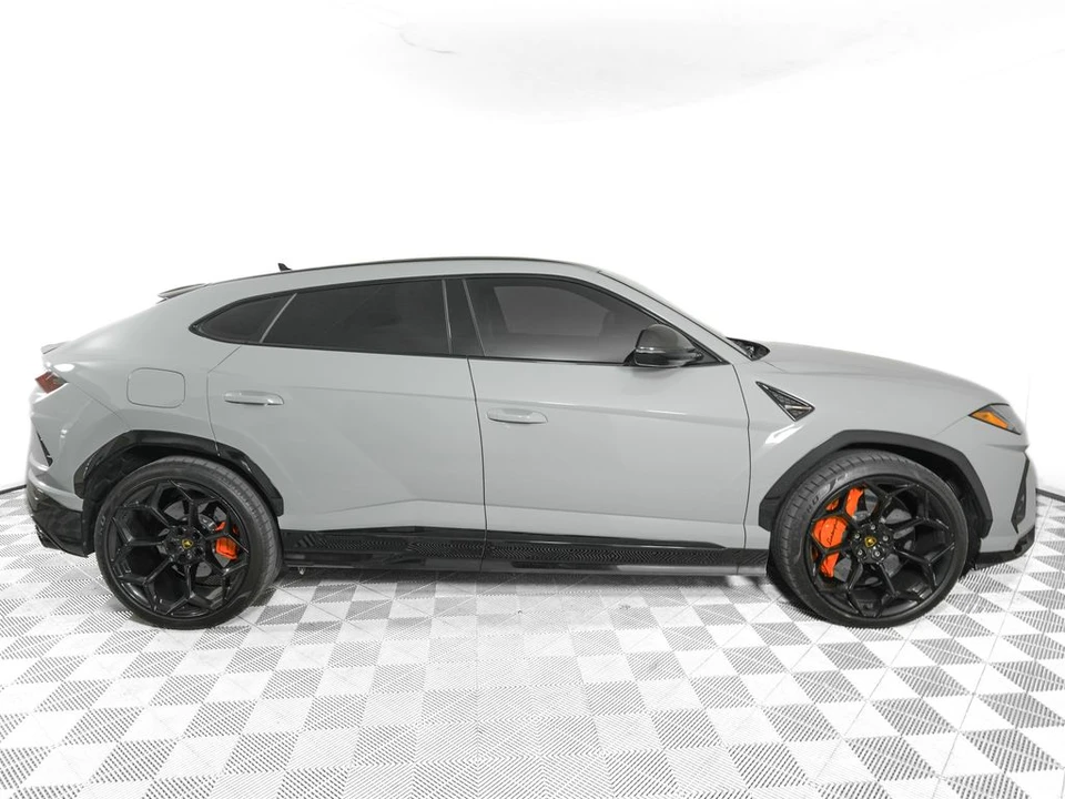 2022 Lamborghini Urus - Image 4 of 31