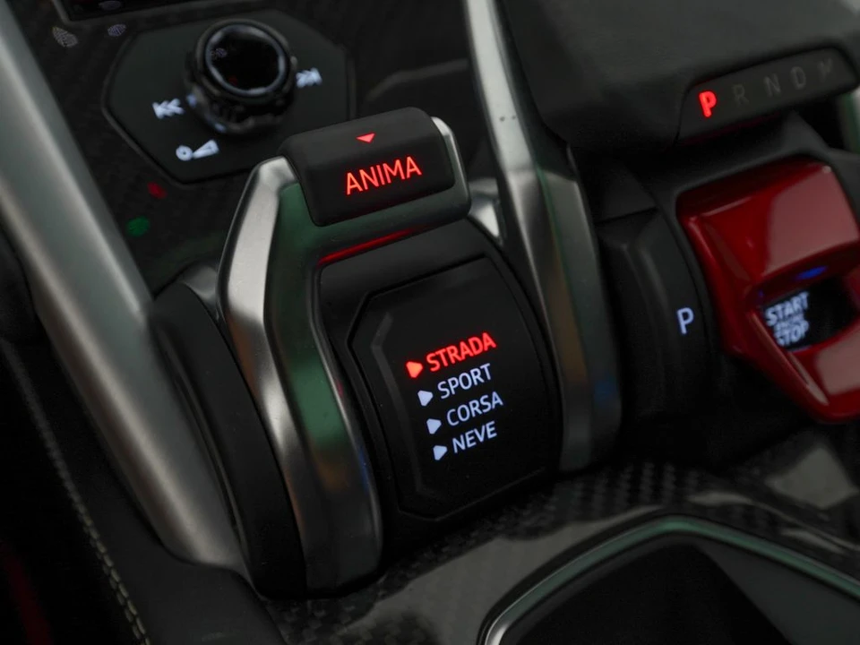 2022 Lamborghini Urus - Image 23 of 31