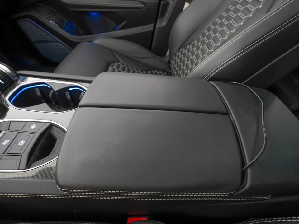 2022 Lamborghini Urus - Image 17 of 31