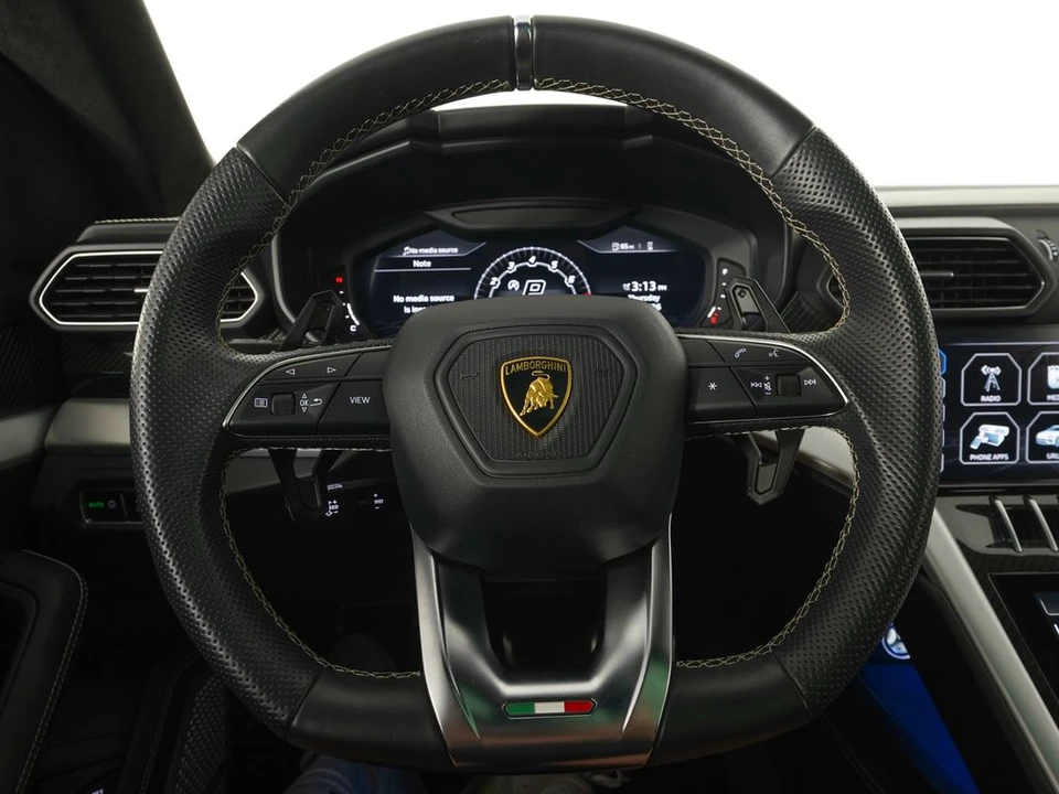2022 Lamborghini Urus - Image 29 of 31