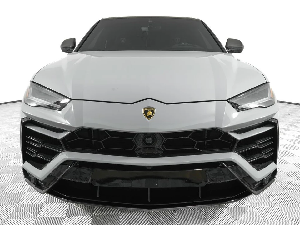 2022 Lamborghini Urus - Image 2 of 31