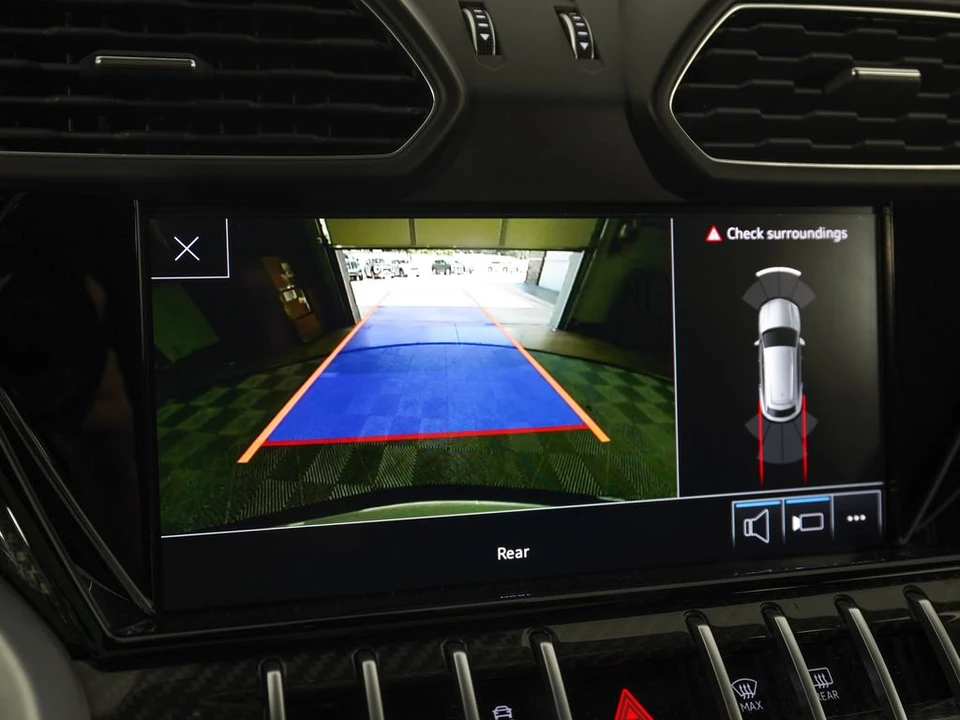 2022 Lamborghini Urus - Image 20 of 31