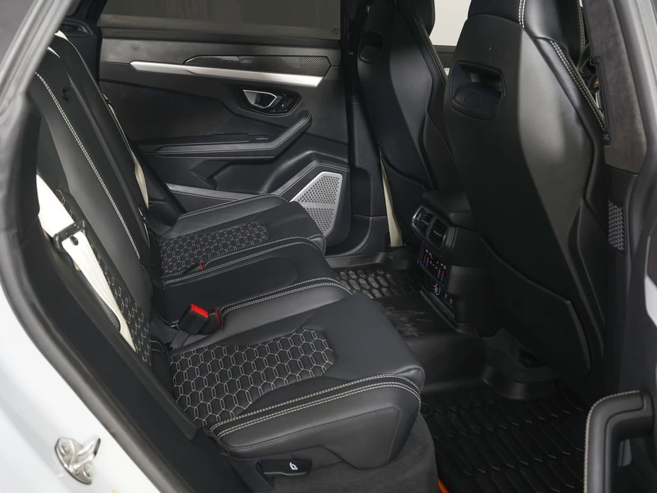 2022 Lamborghini Urus - Image 14 of 31