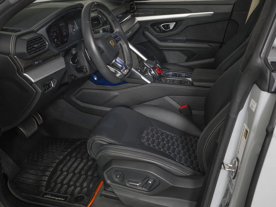 2022 Lamborghini Urus - Image 9 of 31