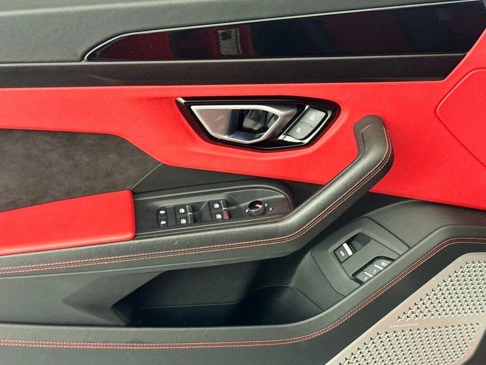 2022 Lamborghini Urus - Image 18 of 31