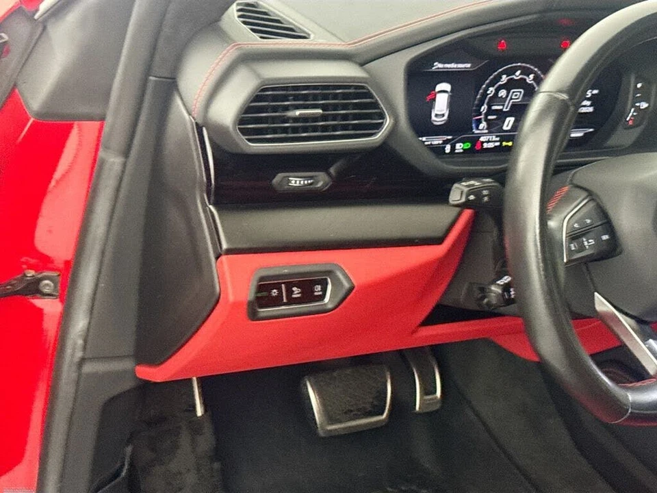 2022 Lamborghini Urus - Image 10 of 31