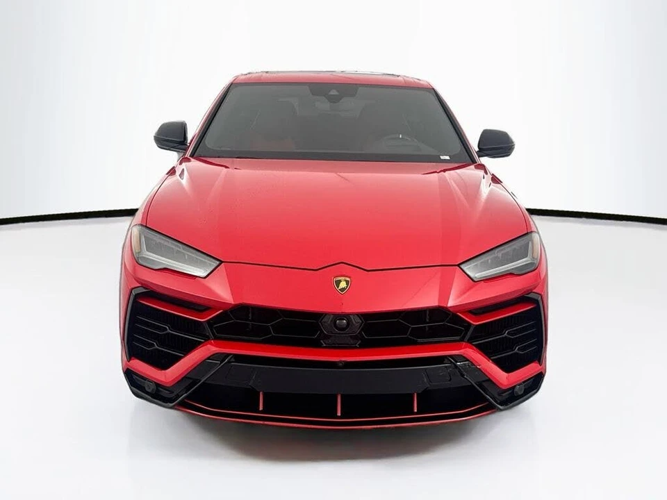 2022 Lamborghini Urus - Image 2 of 31