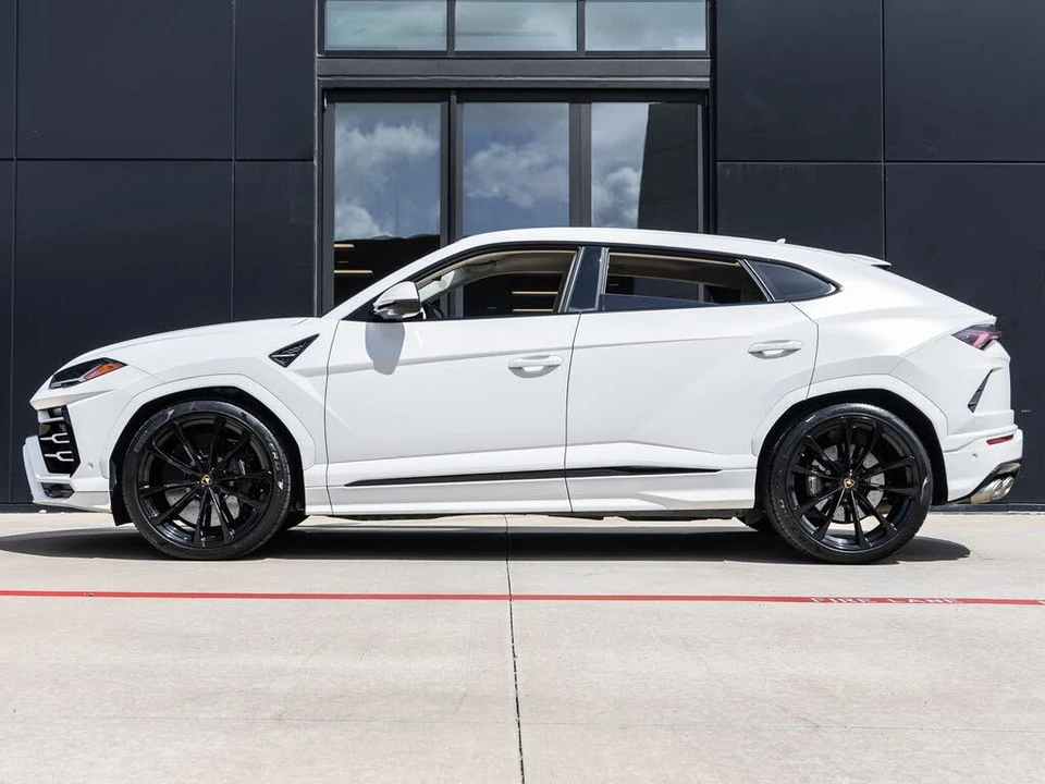 2022 Lamborghini Urus - Image 9 of 31