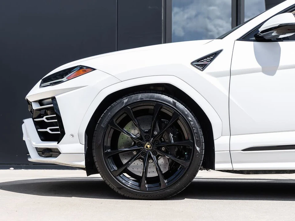 2022 Lamborghini Urus - Image 11 of 31