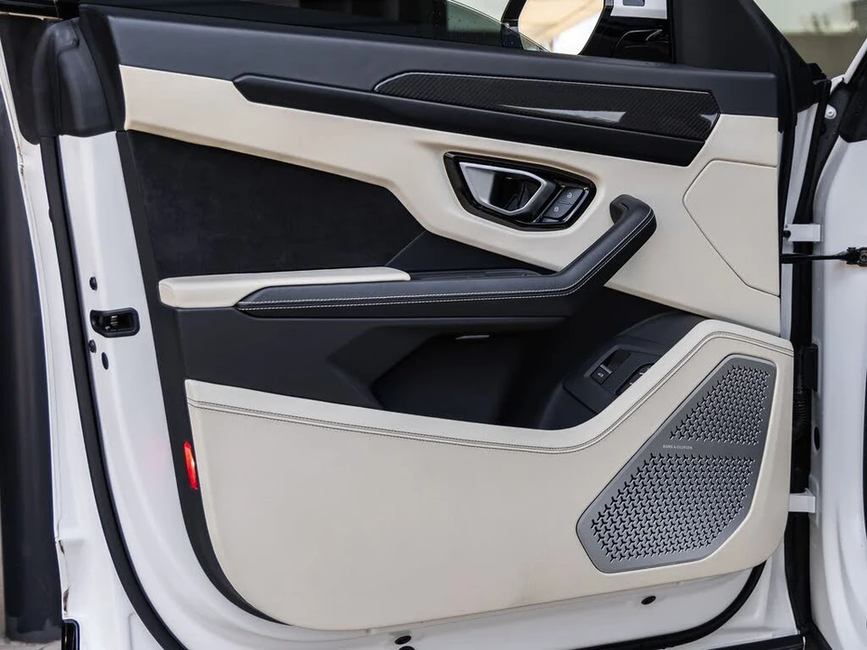 2022 Lamborghini Urus - Image 23 of 31