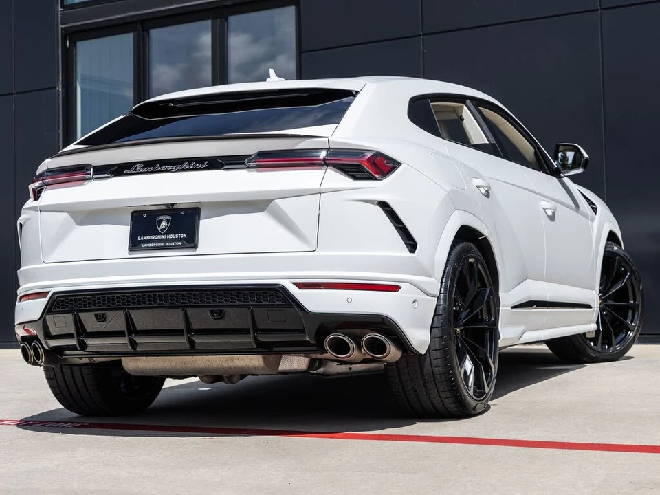 2022 Lamborghini Urus - Image 8 of 31