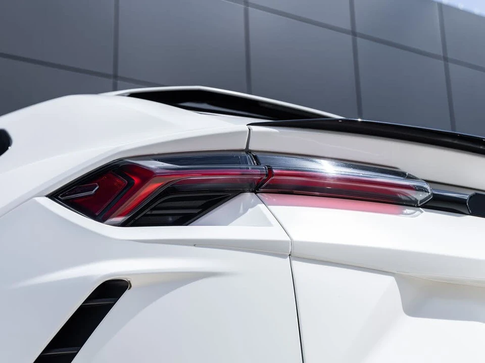 2022 Lamborghini Urus - Image 15 of 31