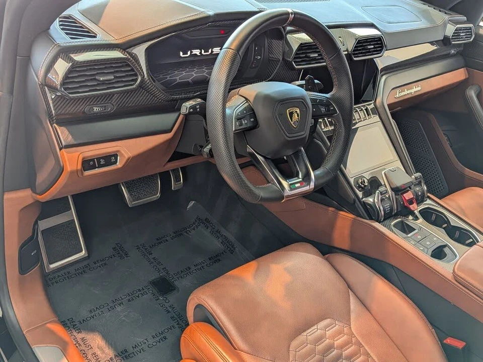 2022 Lamborghini Urus - Image 10 of 28