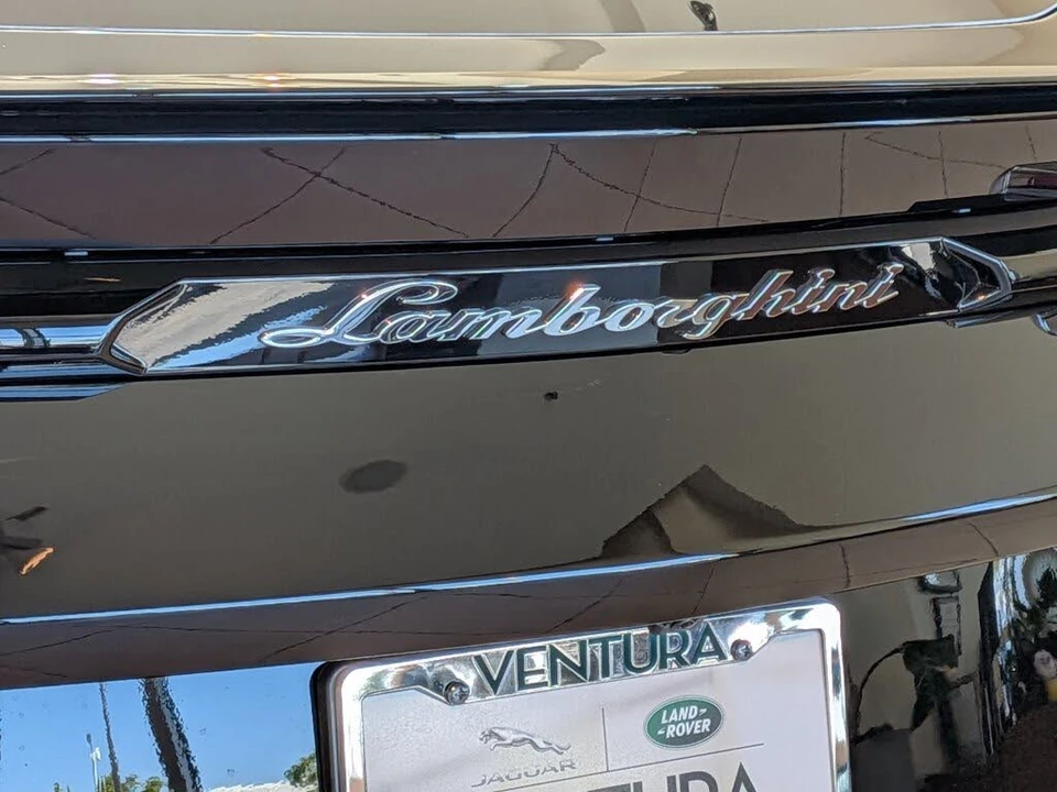 2022 Lamborghini Urus - Image 7 of 28