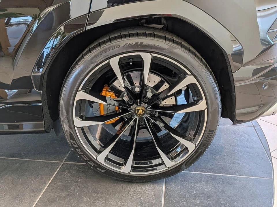 2022 Lamborghini Urus - Image 9 of 28
