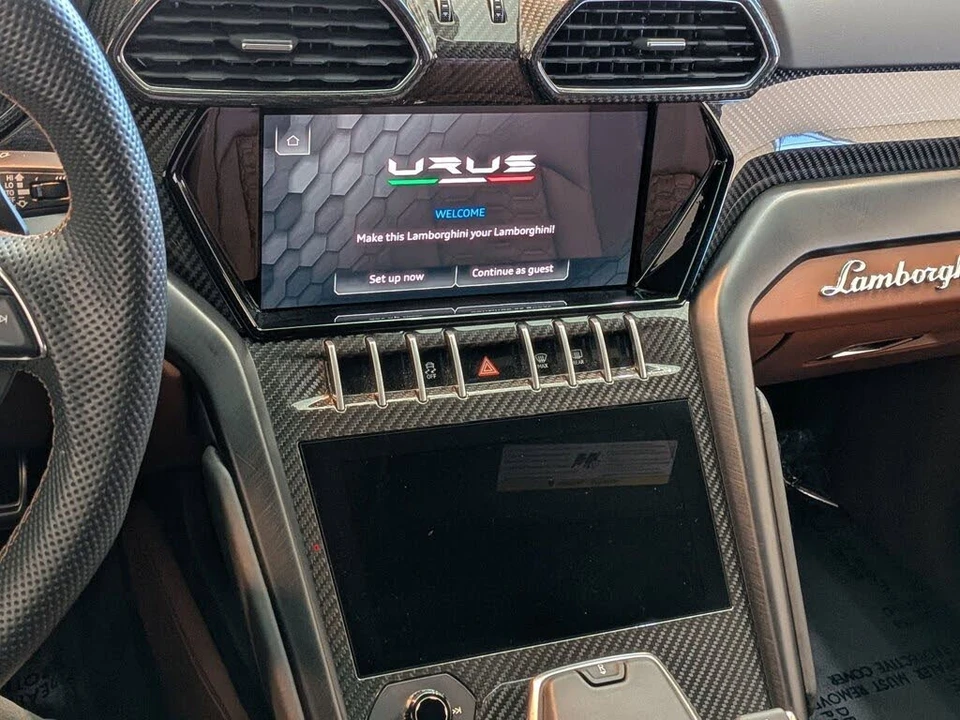 2022 Lamborghini Urus - Image 13 of 28