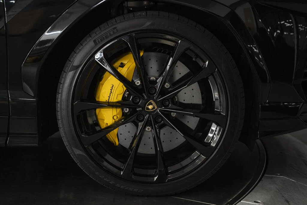 2022 Lamborghini Urus - Image 15 of 31