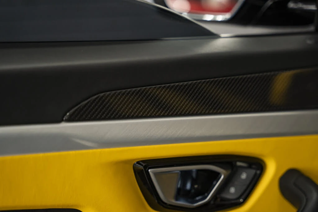 2022 Lamborghini Urus - Image 17 of 31
