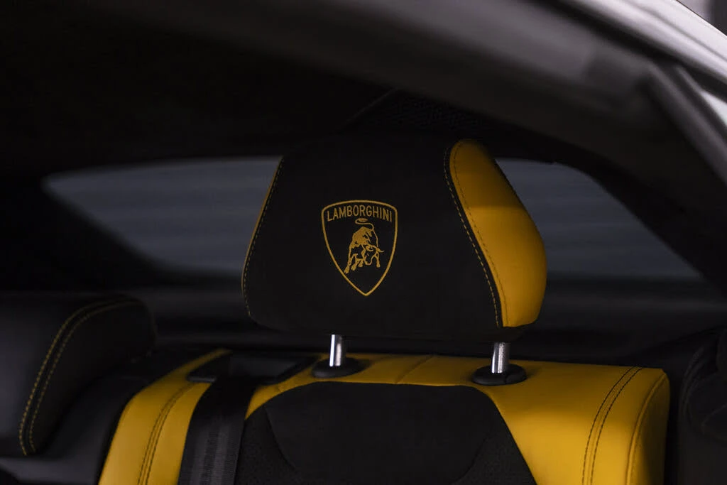 2022 Lamborghini Urus - Image 24 of 31