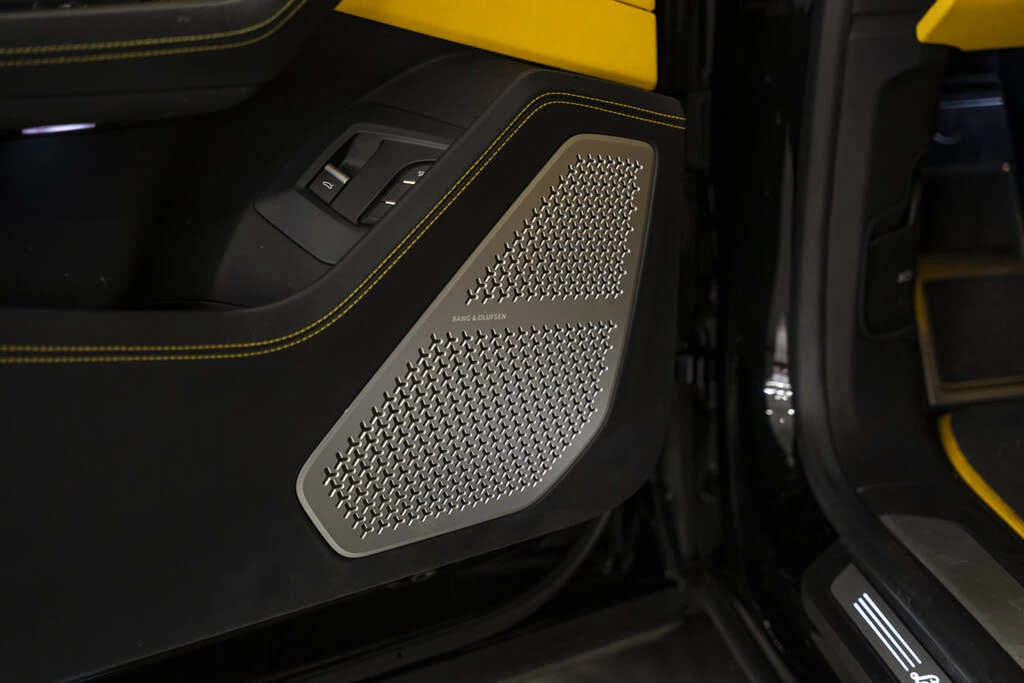 2022 Lamborghini Urus - Image 18 of 31