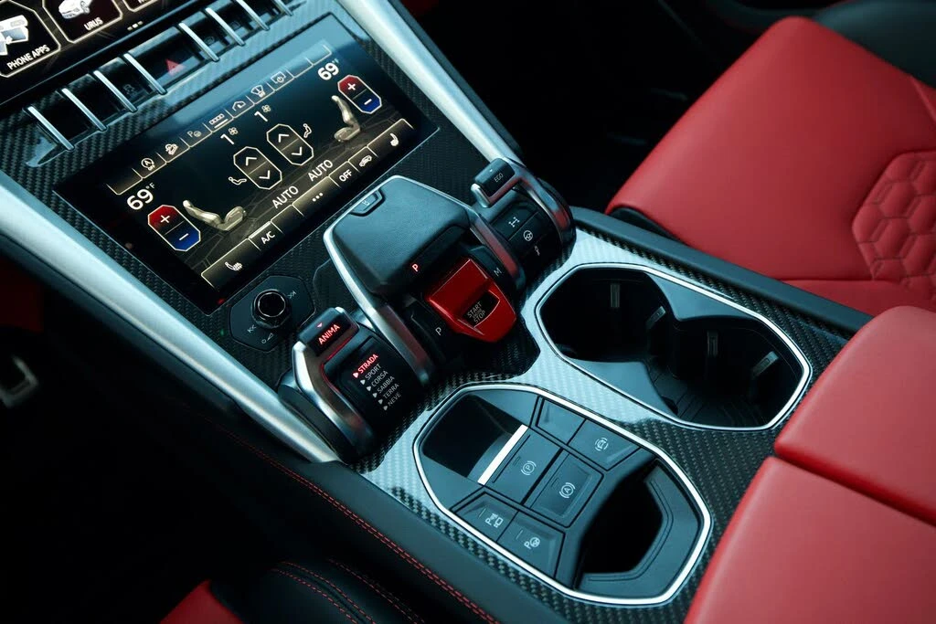 2022 Lamborghini Urus - Image 21 of 31