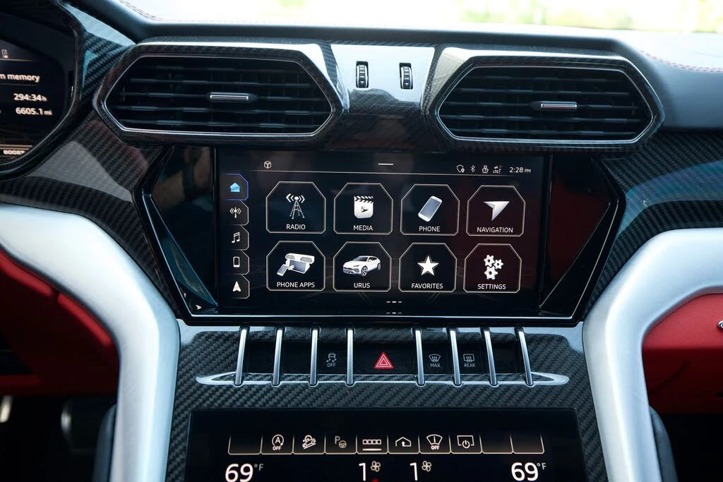 2022 Lamborghini Urus - Image 22 of 31