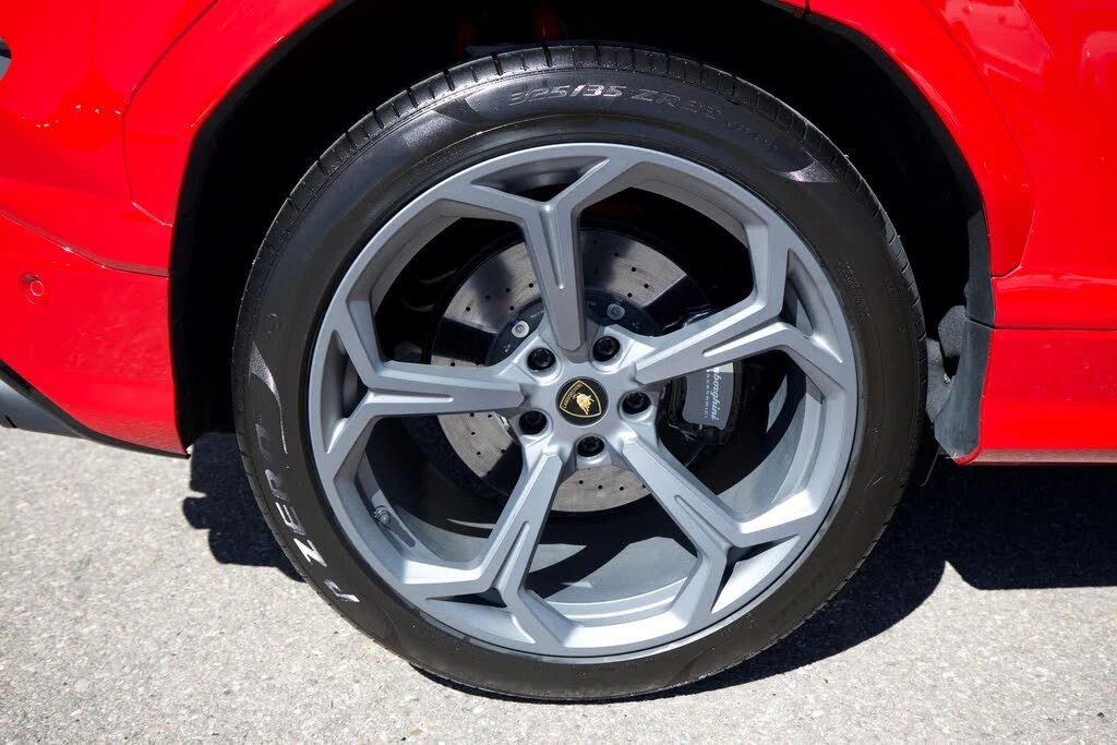 2022 Lamborghini Urus - Image 12 of 31