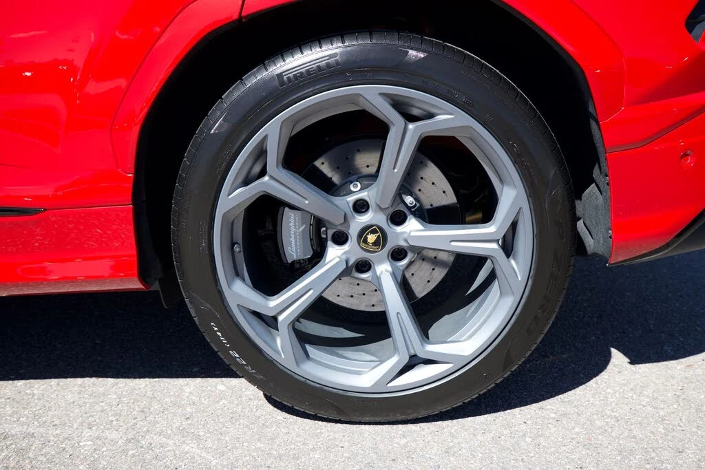 2022 Lamborghini Urus - Image 7 of 31