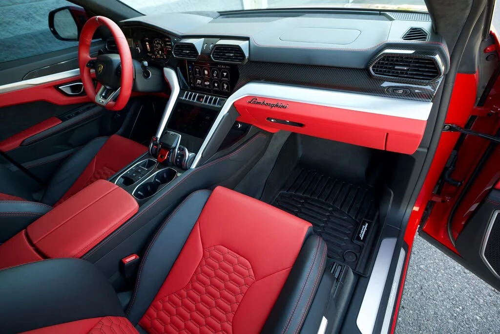 2022 Lamborghini Urus - Image 2 of 31