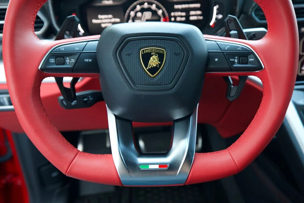 2022 Lamborghini Urus - Image 20 of 31