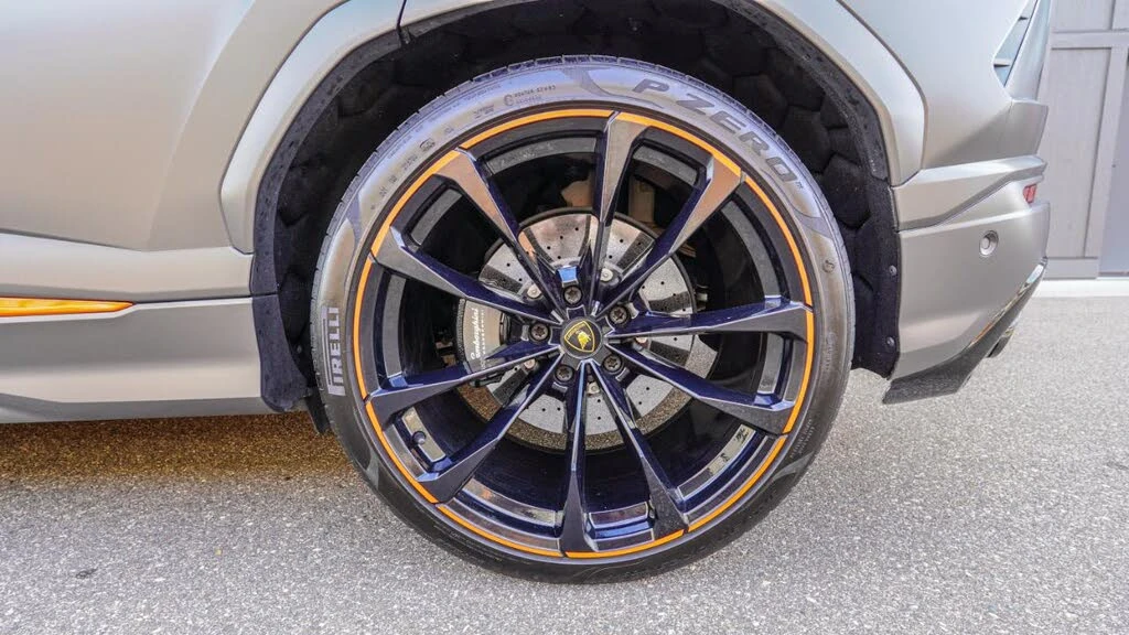 2022 Lamborghini Urus - Image 26 of 31