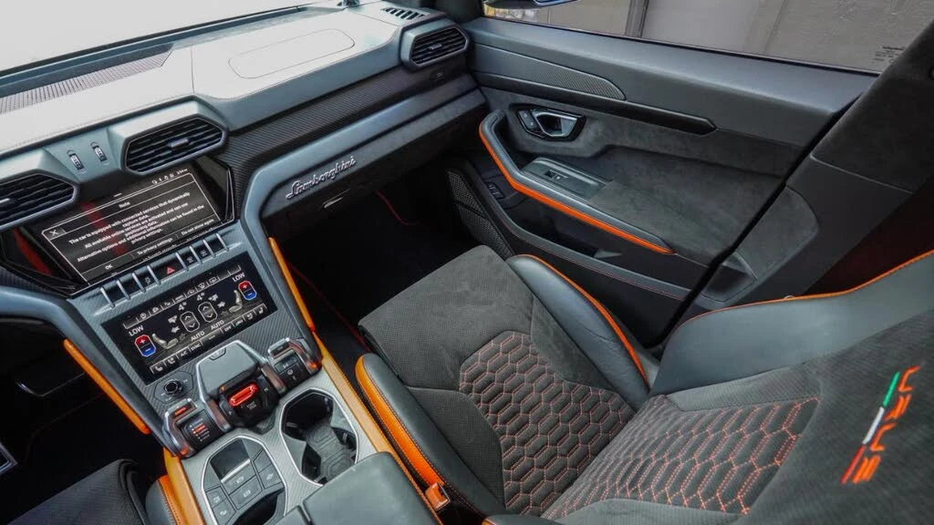 2022 Lamborghini Urus - Image 11 of 31