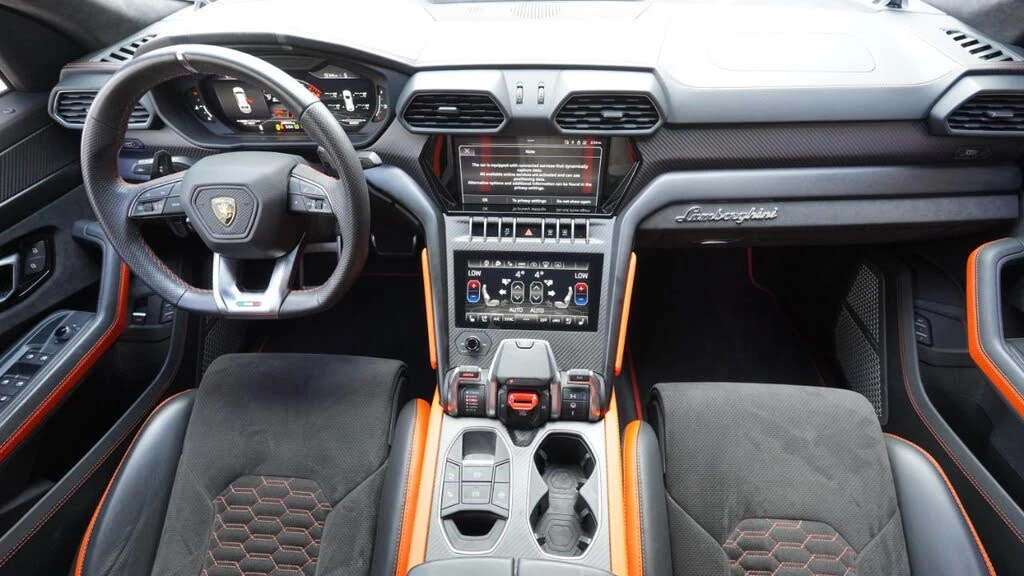 2022 Lamborghini Urus - Image 10 of 31
