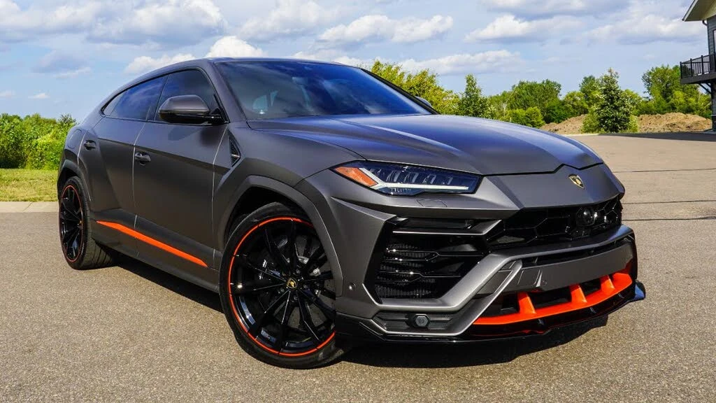 2022 Lamborghini Urus - Image 2 of 31