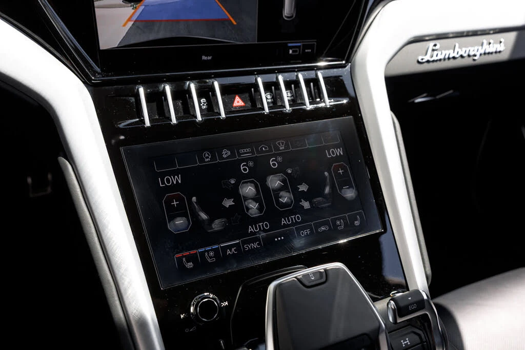 2022 Lamborghini Urus - Image 28 of 31