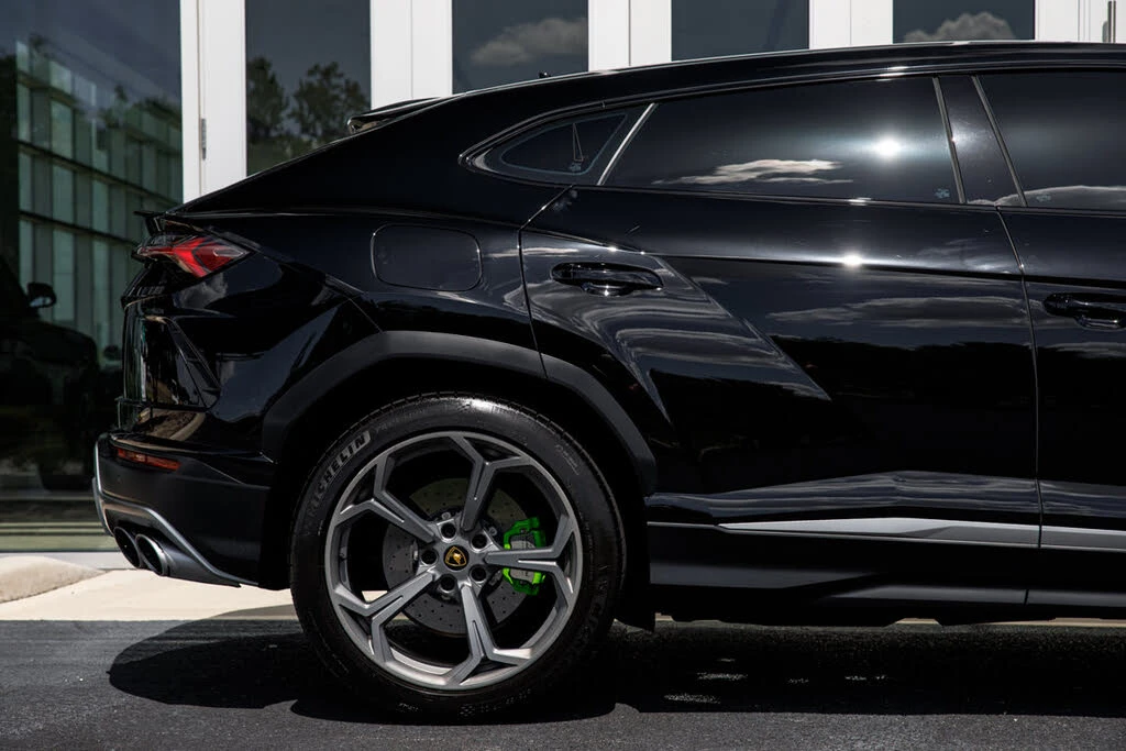 2022 Lamborghini Urus - Image 18 of 31