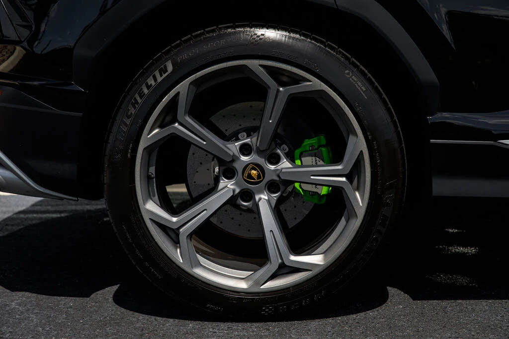 2022 Lamborghini Urus - Image 19 of 31