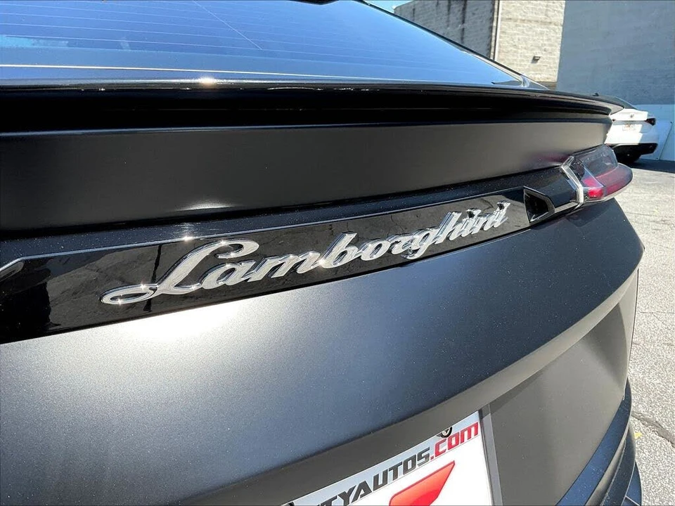 2022 Lamborghini Urus - Image 23 of 28