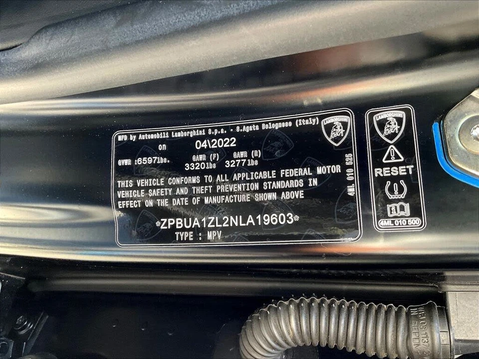 2022 Lamborghini Urus - Image 18 of 28