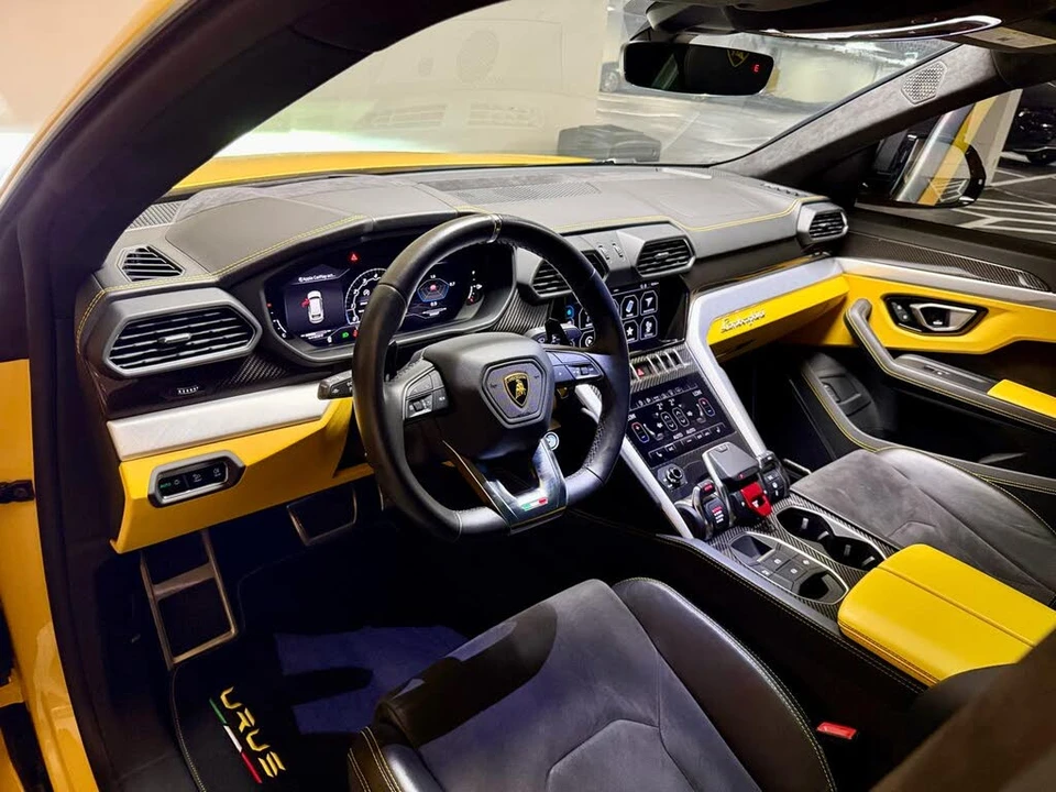 2022 Lamborghini Urus - Image 18 of 31
