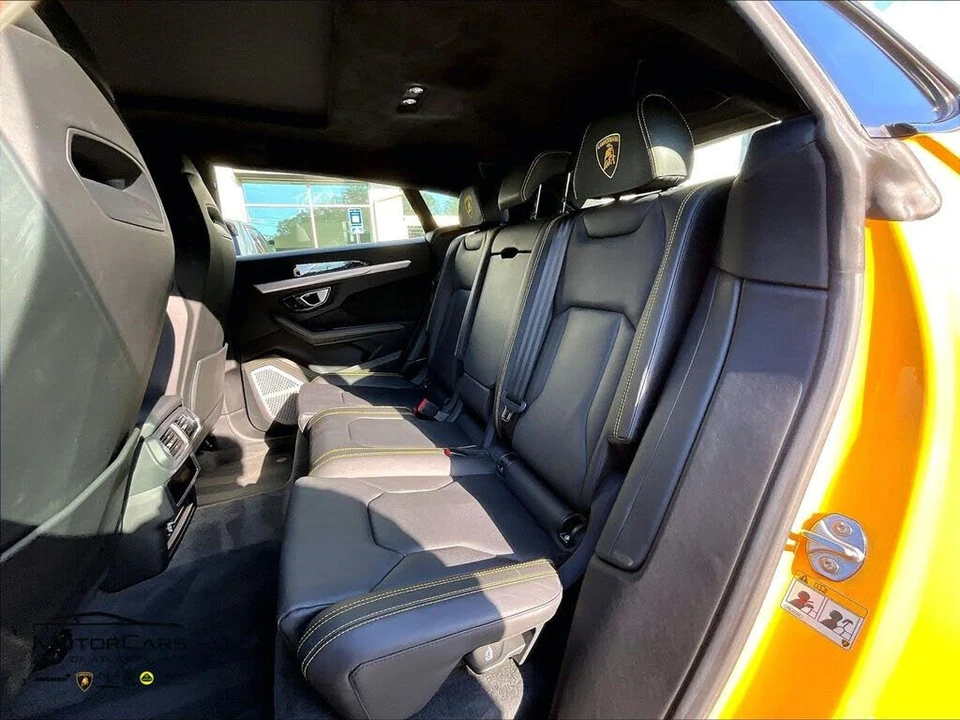 2022 Lamborghini Urus - Image 23 of 31