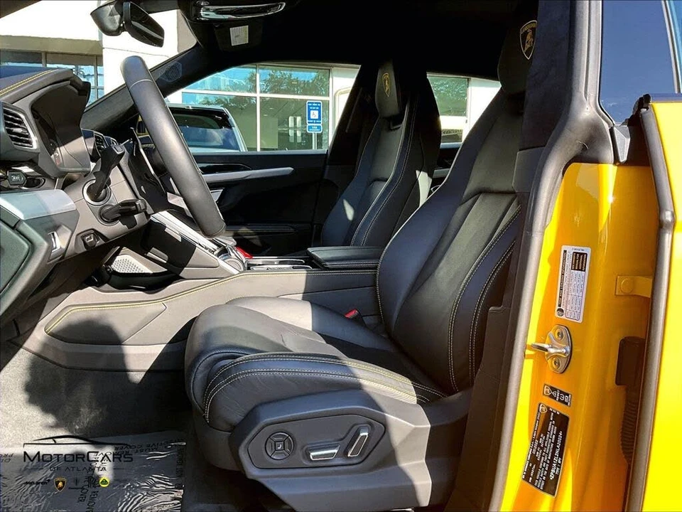 2022 Lamborghini Urus - Image 22 of 31