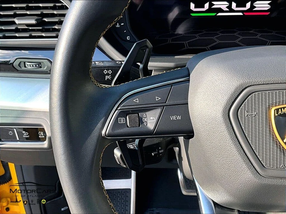 2022 Lamborghini Urus - Image 16 of 31