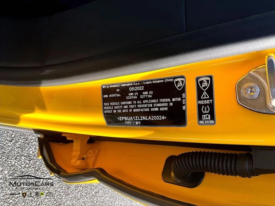 2022 Lamborghini Urus - Image 28 of 31
