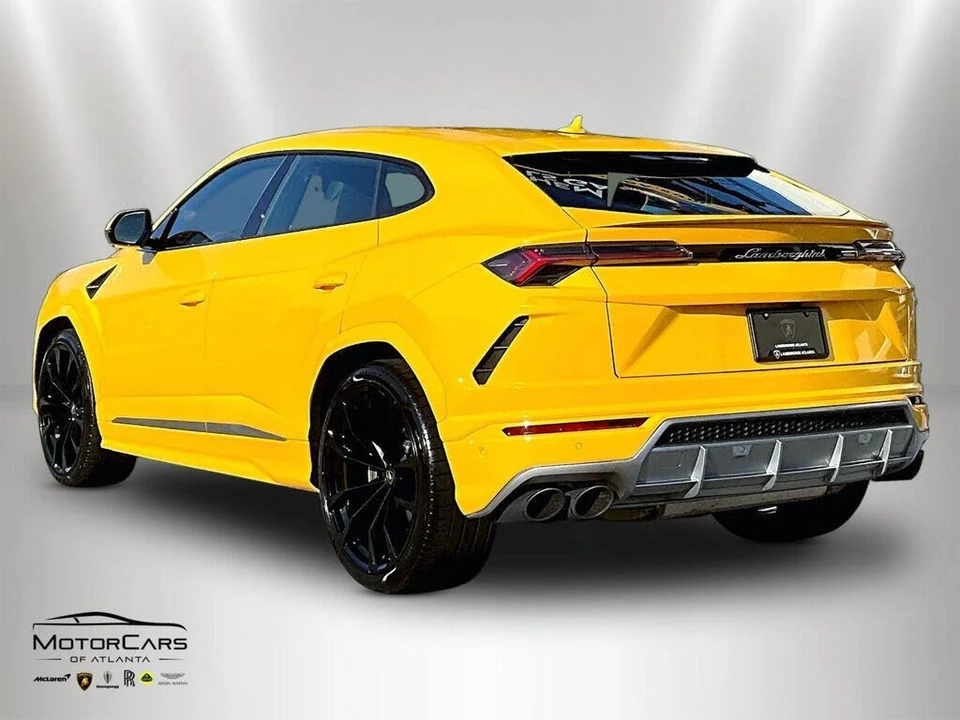 2022 Lamborghini Urus - Image 10 of 31
