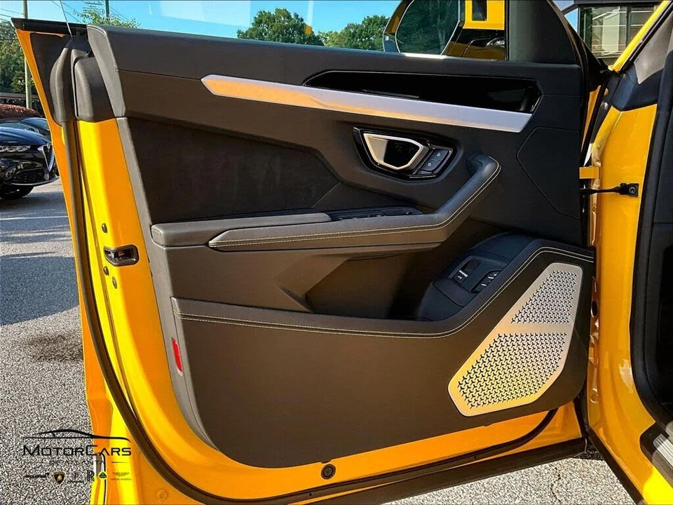 2022 Lamborghini Urus - Image 20 of 31