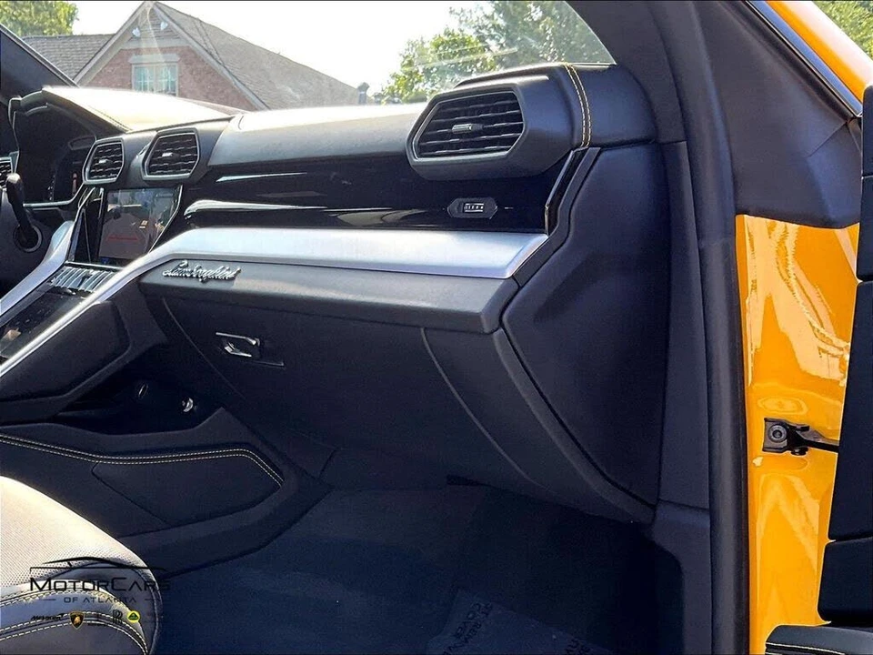 2022 Lamborghini Urus - Image 14 of 31