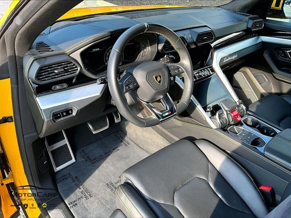 2022 Lamborghini Urus - Image 12 of 31