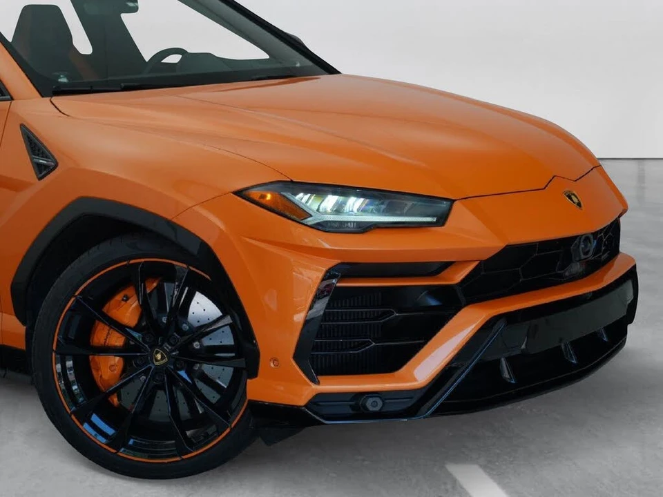 2022 Lamborghini Urus - Image 2 of 31